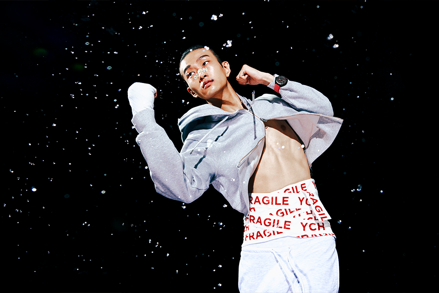 2026년 붉은 말의 해, 달리는 거야. 초침조차 따라오지 못하게.