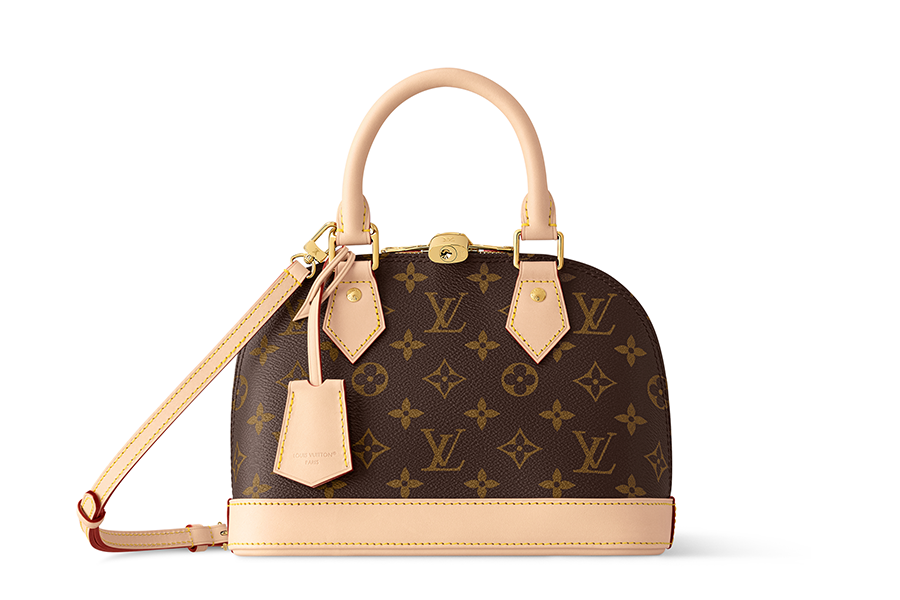 130년의 시간을 지나온 모노그램은 루이 비통의 표식을 넘어 격의 미학을 기준하는 시대의 얼굴이자 시공을 초월해 더할 나위 없이 설렘의 경적을 울리는 모두의 꿈이다.